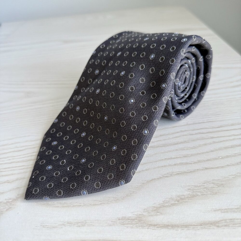 Giorgio Armani 100% Pure Silk Men’s Tie Italy Gray W/ Silver Blue Dots